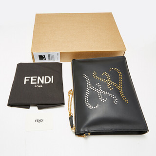 芬迪 FENDI 【商品自带包装盒】男士黑色牛皮正面平口饰钉图案手拿包 7VA433 A8VD F15ZW