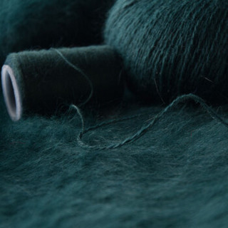 牧心 羊绒线 长毛毛线 14/2中粗线 手编机织均可 婴儿宝宝毛线 围巾线Z06 墨水绿