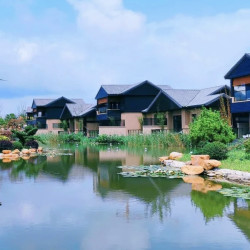  复制拈花湾、国风温泉！启东洲颐温泉酒店 70㎡湖景别墅/湖景家庭别墅1晚套餐