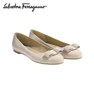 菲拉格慕(Salvatore Ferragamo) 女士20ss春夏骨色/米色牛皮革芭蕾平底鞋 0723360_1D _ 70(送女友 送礼)