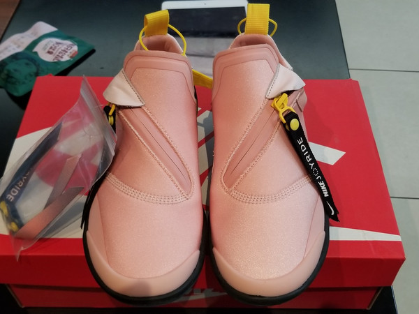 昨天拍今天到，给顺丰点赞。东西是正品，无