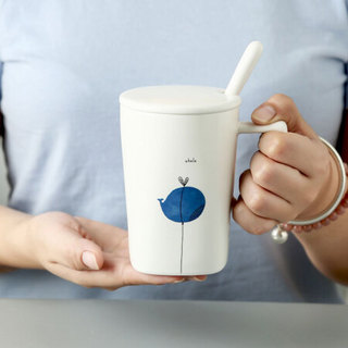 传旗 北欧陶瓷马克杯360ml带盖带勺套装 卡通家用茶杯咖啡杯水杯子 学生牛奶杯早餐杯女 蓝鲸鱼