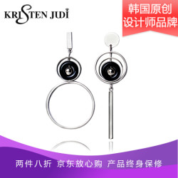 KRISTEN JUDI 不对称大圈圈耳环 白金色