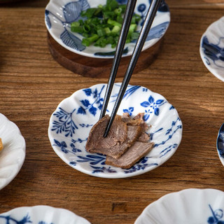 美浓烧（Mino Yaki） 日本进口陶瓷 创意餐具釉下彩染付菊型4.0英寸味碟小吃酱油碟 花簇