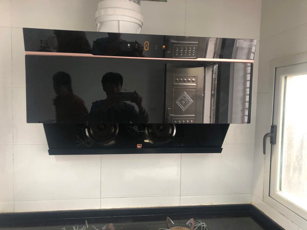 智能产品，外观彰显高贵，吸烟强劲燥音低，