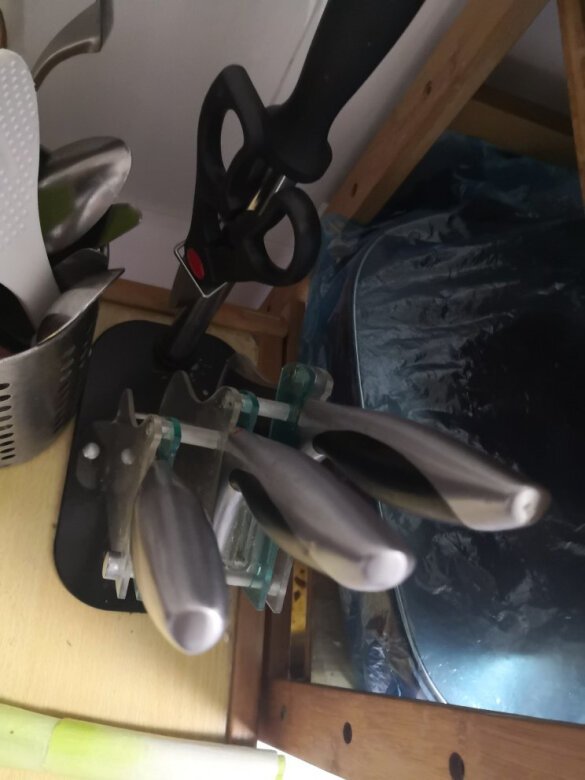 锋利程度：刀特别锋利，我们这那个之前买过