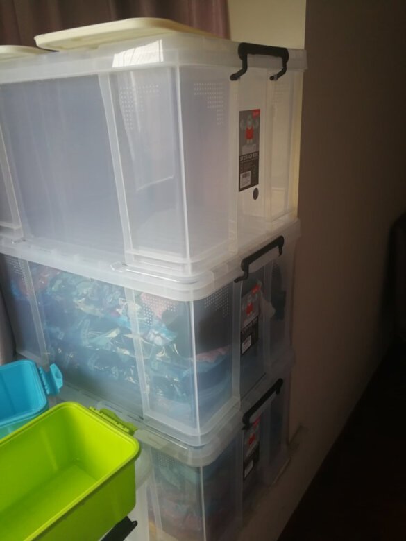 
商品材质还可以，就是扣手开孔有问题，盖