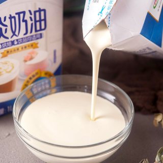 商品伊利淡奶油家用烘焙蛋糕生日自制动物奶油纯乳脂稀奶油鲜1l*2
