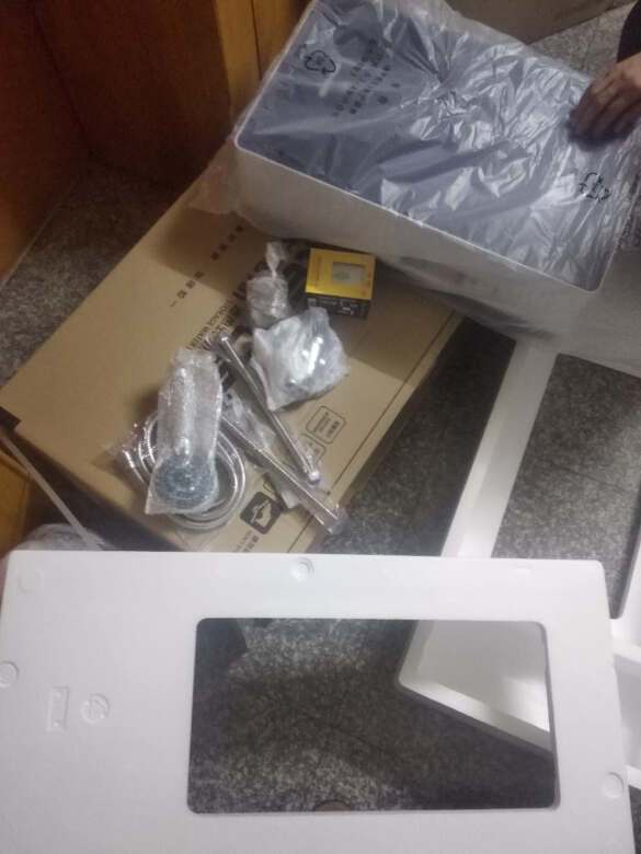东西回来了，外观保证很好，送的东西都在