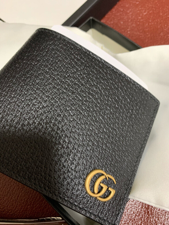 很好，比较精致，卡位很多，适合当下用。