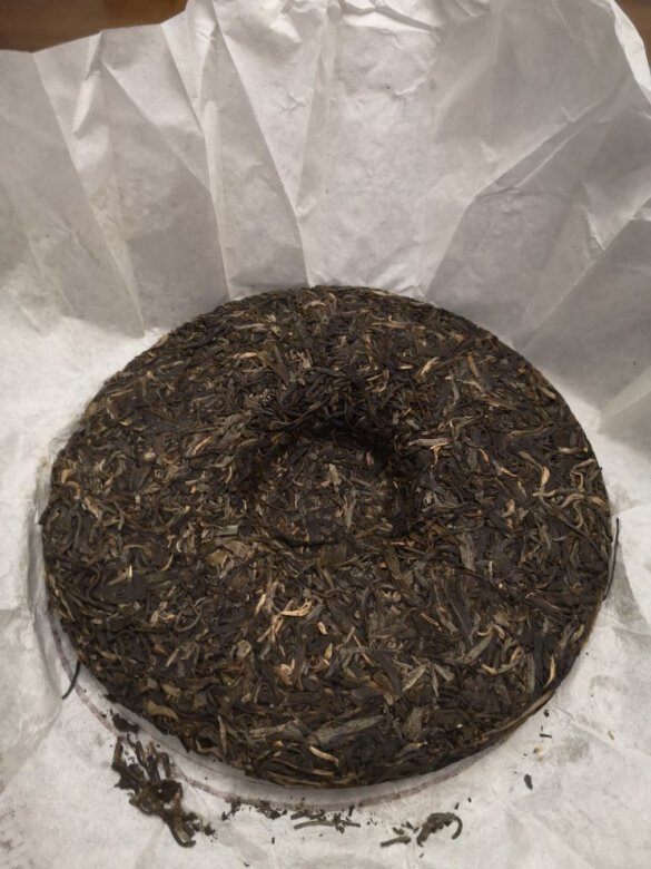 包装：和以往一样的单饼礼盒装，很好叶底：