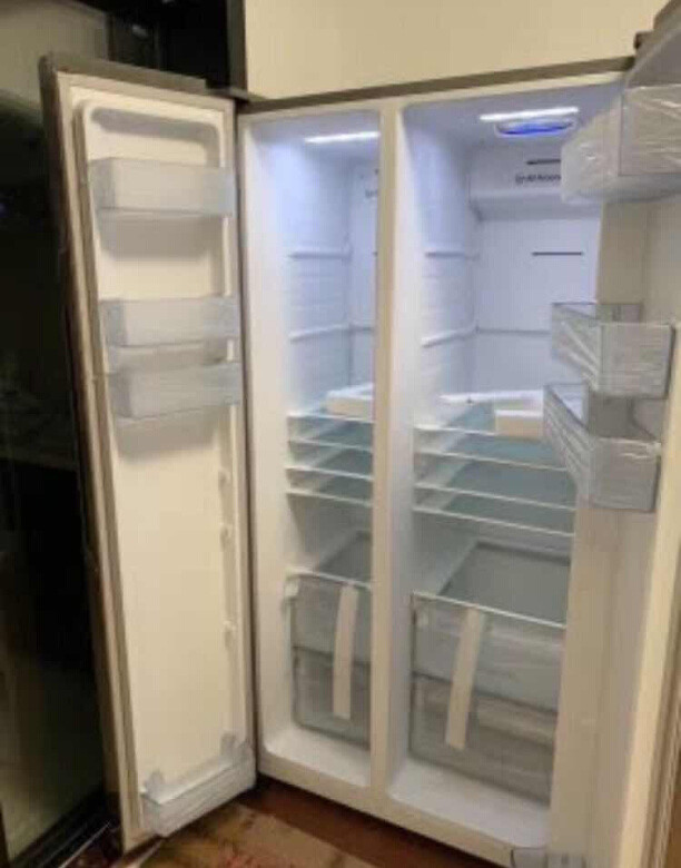 外形外观:典雅金的面板,颜值很高,显得高
