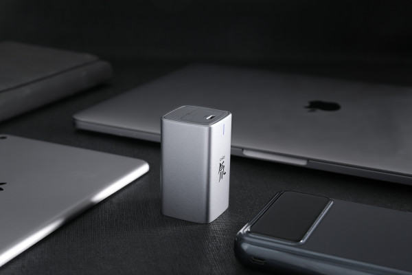 新品发售nubia努比亚氘锋gan氮化镓充电器65w