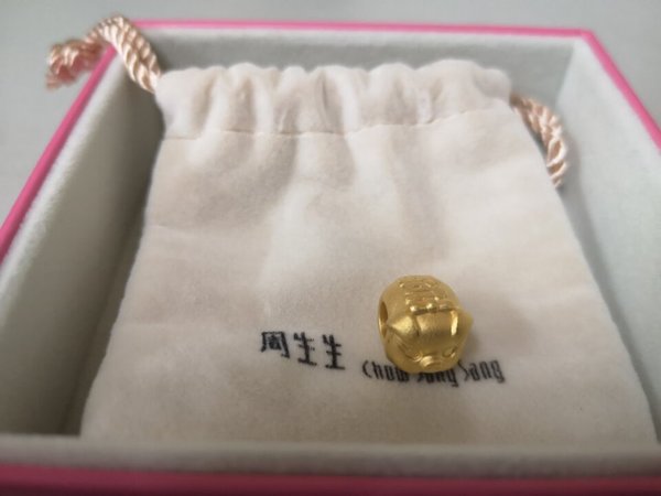 周生生的这个小猪做的特别可爱，这是买的第