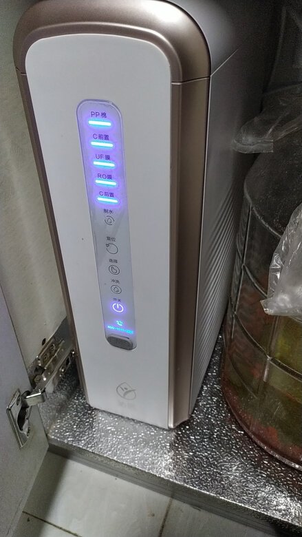 小巧玲珑，外观高大上，装在厨下节约空间。