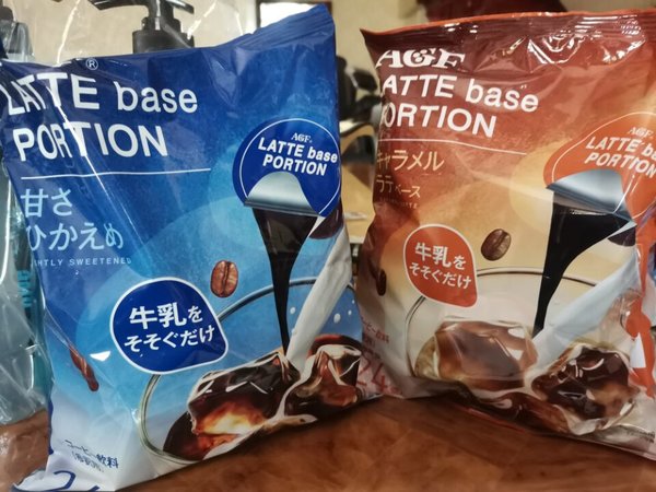 一次买了两种风味的冷萃咖啡。夏天天热，不