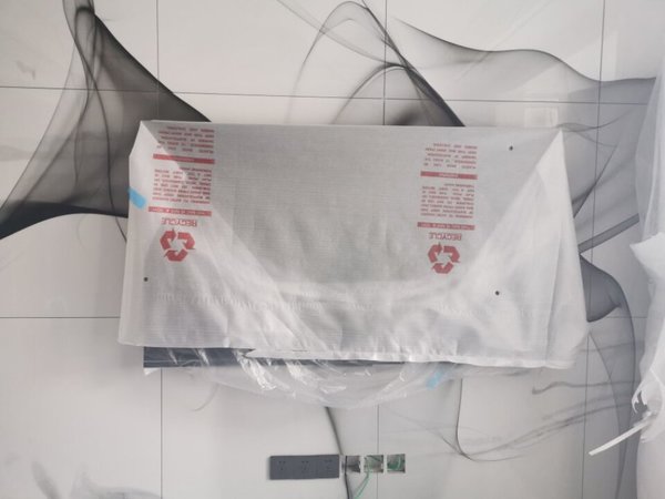 质量非常好,平面非常大,厚度非常扁,看起