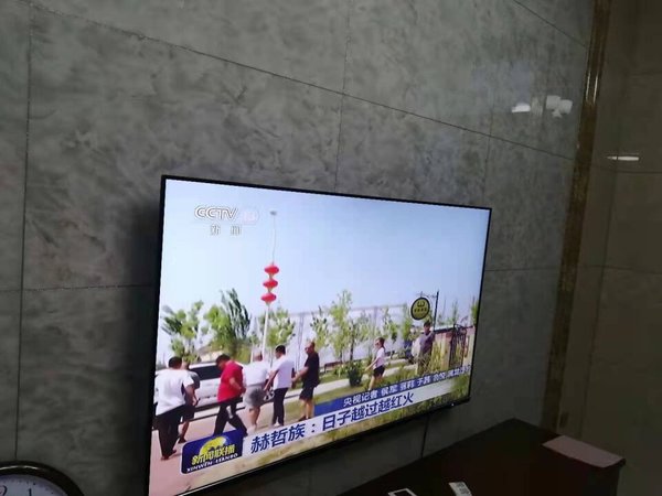 外观漂亮,大气,画面清晰,音效不错,插口
