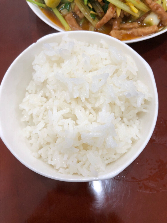 感觉比我用的苏泊尔蒸汽电饭煲煮的好吃，苏
