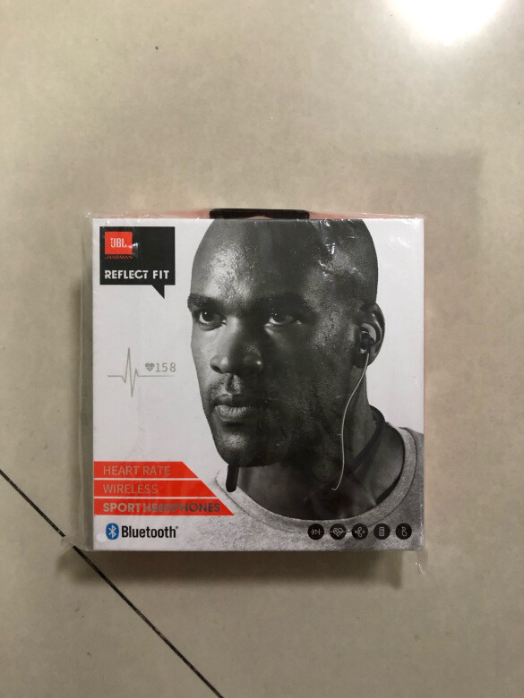 看起来还不错，要是还没用呢，希望音质棒棒