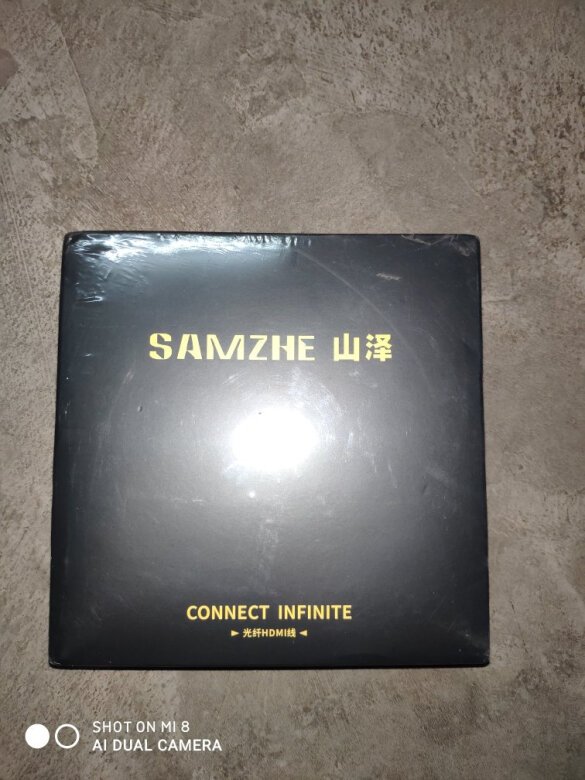 买来接投影仪，投影仪装箱了懒得开箱，用显