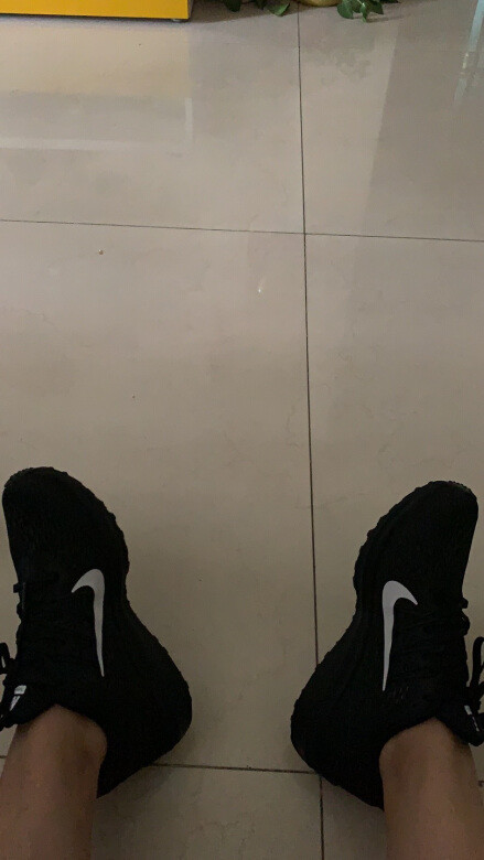 
鞋子非常好，性价比高的很
