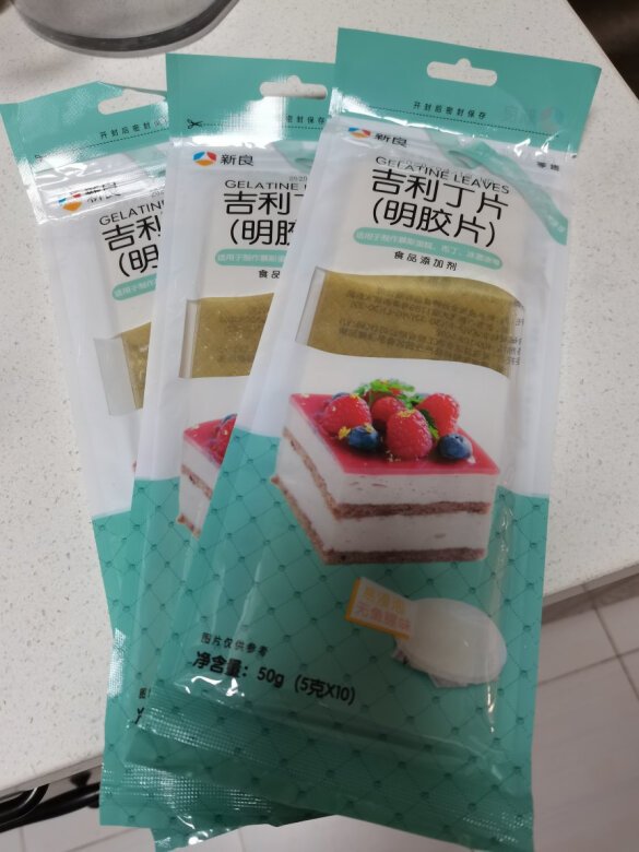 做了一个香蕉牛奶奶冻，还挺简单的，一次成