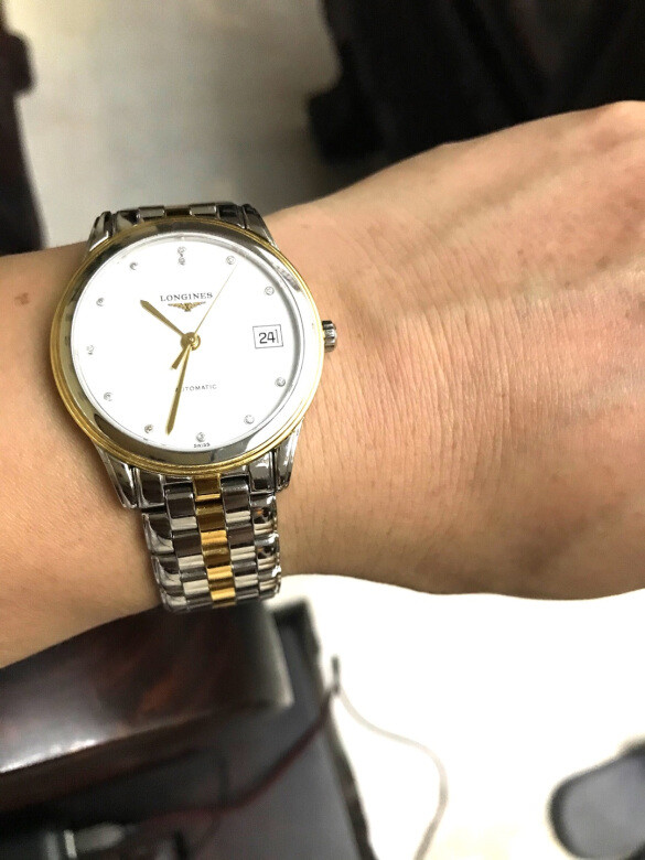 外形外观：外观漂亮表带材质：不错精准程度