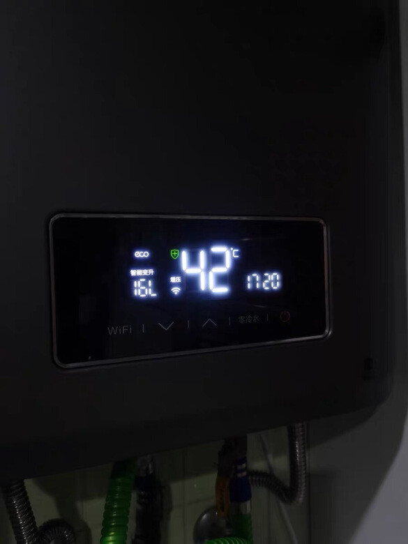 外形外观：乌黑发亮，像黑钻一样，样式与老