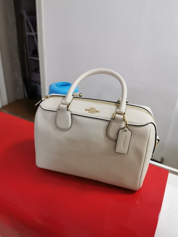是否正品：完全正品，绝对的包装设计：属于