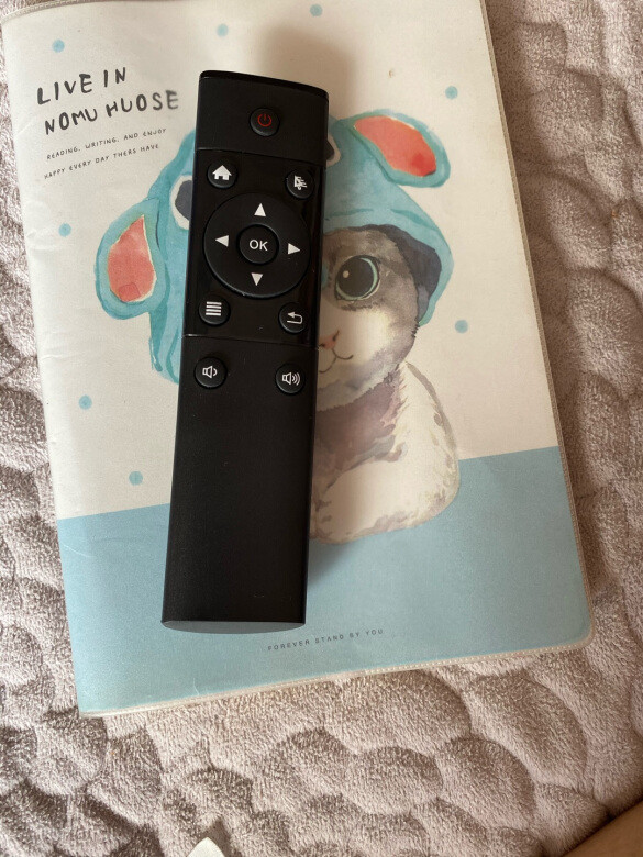 
插上接收器就能用，非常方便，好东西
