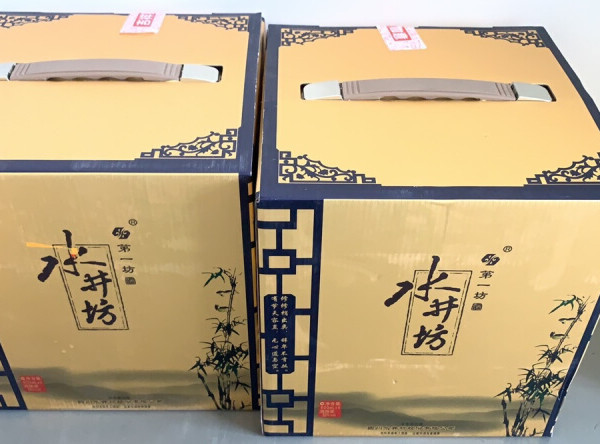 前几天走到了酒厂附近，就选了两箱送人用！