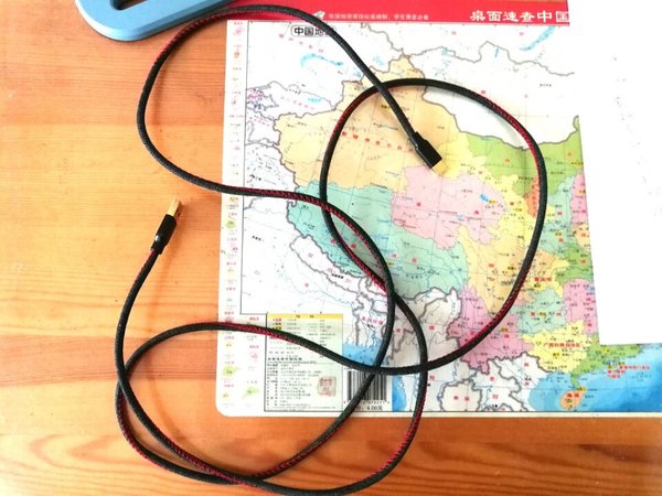 是正品，质量好，家里三台华为P10plu