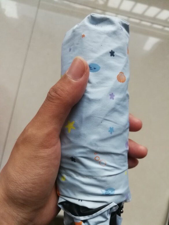 遮阳效果：双层的就很不错，防雨效果：还不