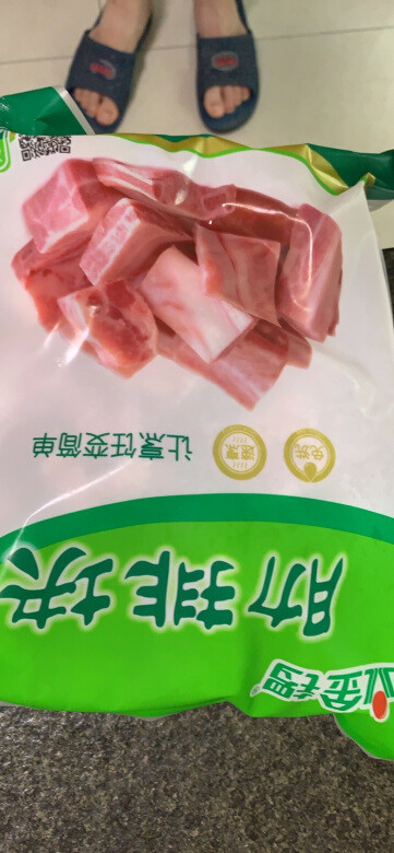 大品牌的肉质新鲜排骨快均匀瘦肉很多，而且