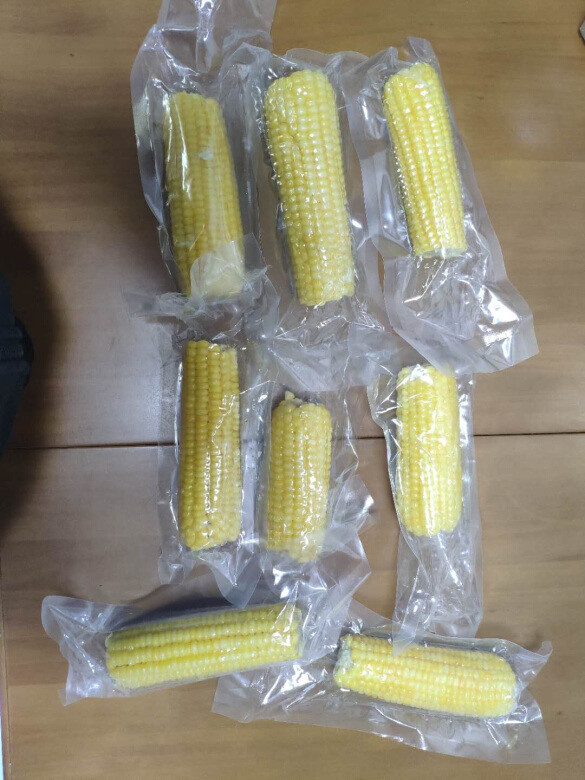 这家店的玉米是肯定不可能再买第二次，不是