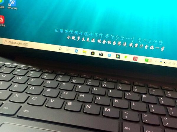 外观非常时尚，本就是向着颜值去的，非常漂