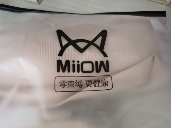 尺寸还合适,做工也挺好的,手感舒适,比较
