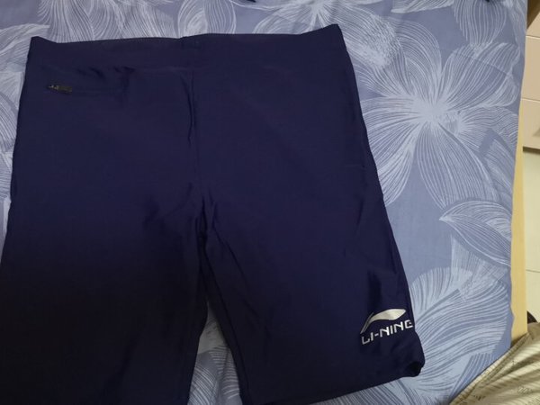 用料做工：工很精细，颜色很正，上面的李