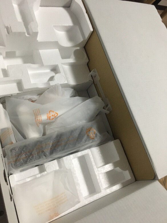 第一次买吸尘器，使用效果很不错，因为家里