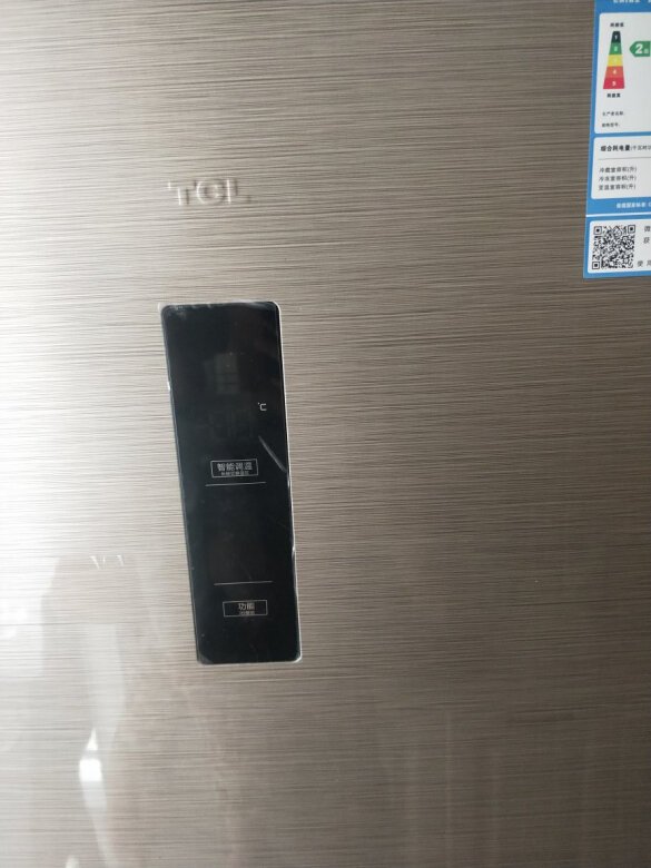 外形外观：外观大气，容量足够用