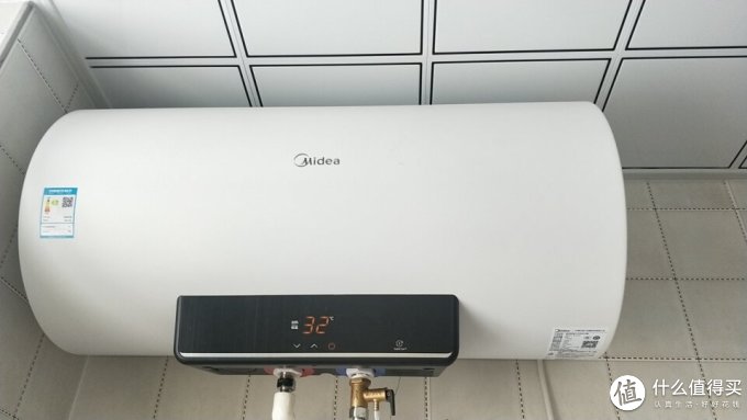 美的电热水器
