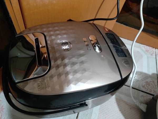 外形外观:高端大气内胆容量:够五六个人吃