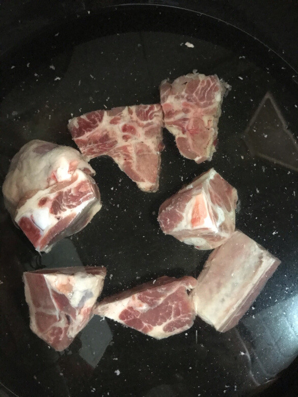 以为是冷鲜的，来了是冻的。还可以吧