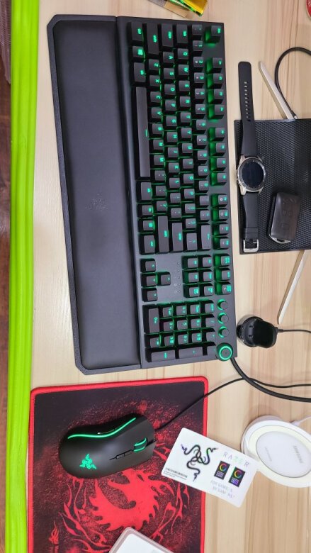 盒子压的稀巴烂，还好里面没问题