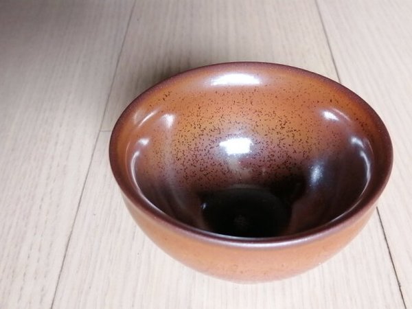 颜色根本不是商品图片的样子，很失望