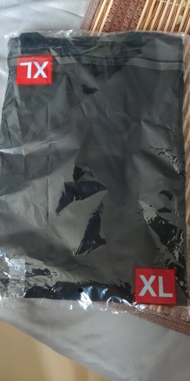 衣服很百搭，质量真的不错。很满意，包装也