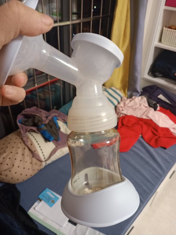 吸奶器挺好用。也能充好电带出门。吸力可以