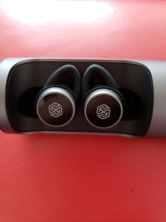 做工质感：做工很好续航能力：电量超耐用耐