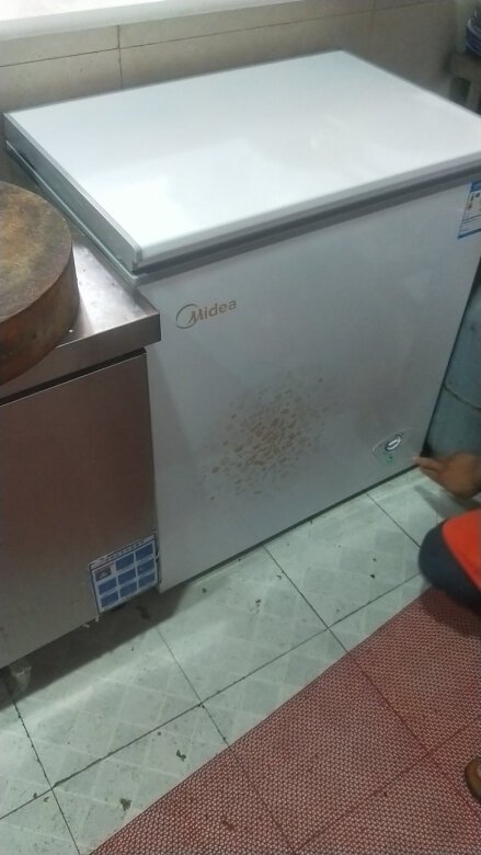 冰箱很好颜色也好主要是冻冰能力超好，以前